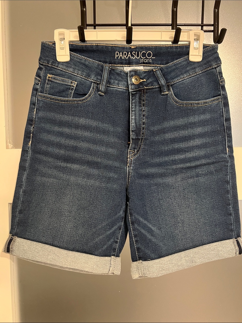 Parasuco Womenโs Shorts